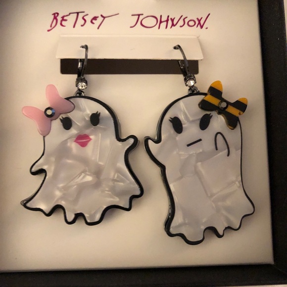 Betsey Johnson Hematite Tone & White Acrylic Ghost Mismatch Drop Earrings NIB - Picture 8 of 12